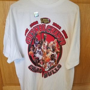 NEW with TAGS 1997 NBA Champs Chicago Bulls  TshirtStarter brand Size large